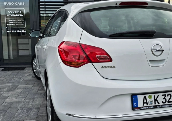 Opel Astra cena 35900 przebieg: 120000, rok produkcji 2015 z Brzozów małe 781